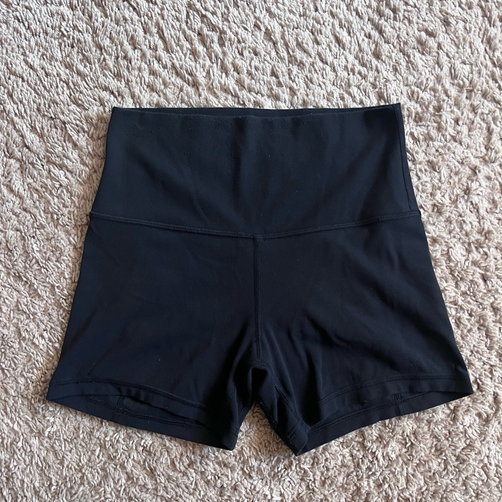 Lululemon Align High-Rise shorts 4”